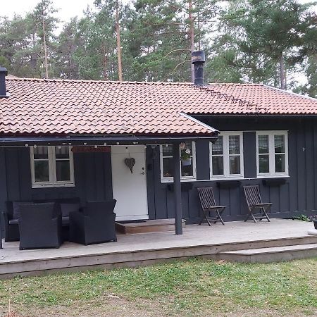 Hallestrand Cottage Krabban Стромстад Экстерьер фото